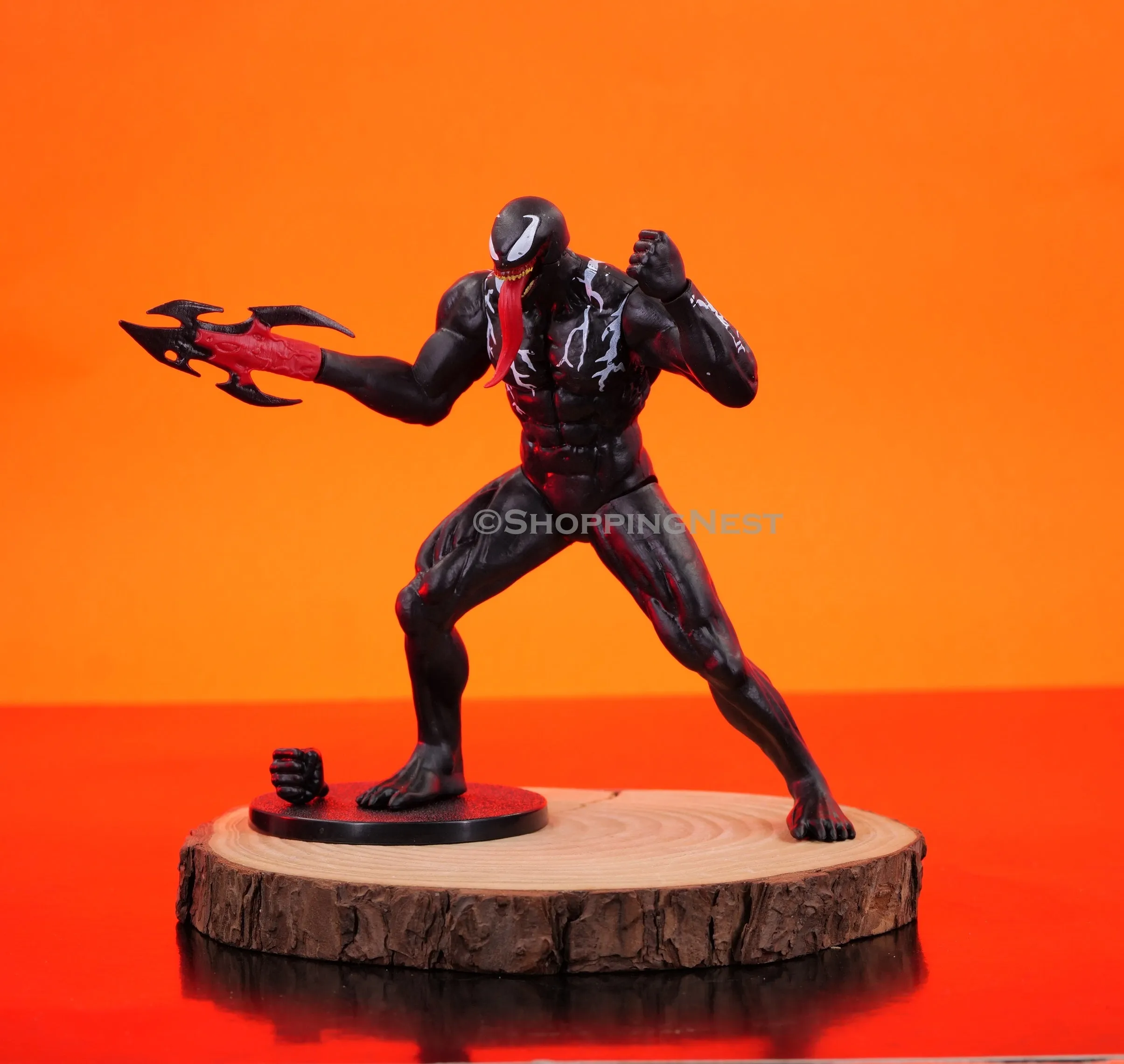 Adventure Game Insect Model Marvel Venom Attacking Mode Model 1 Action Figure | 20CM |